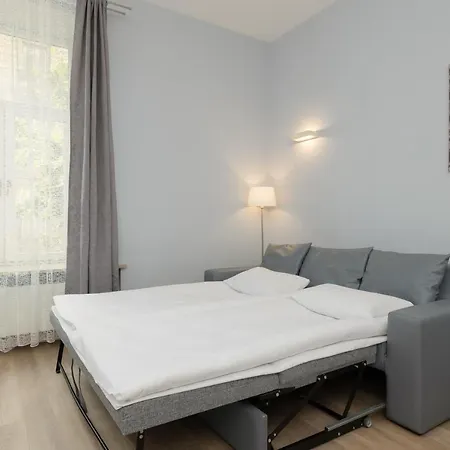 Planty Park Lobzowska By Renters Apartment Krakow