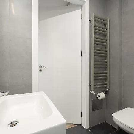 Planty Park Lobzowska By Renters Apartment Krakow