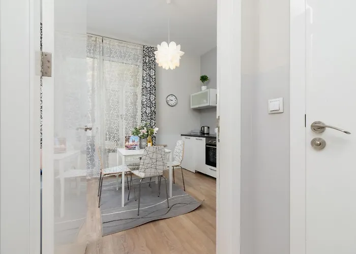 Planty Park Lobzowska By Renters * クラクフ