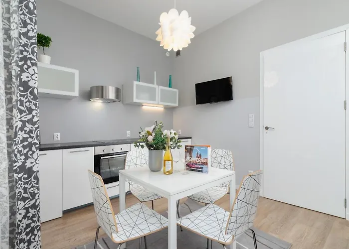 Planty Park Lobzowska By Renters アパート